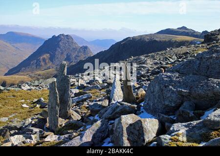 Tryfan, Gribin ridge et Castell yr Gwynt, vu des pentes de la crête senior enRoute à Glydr Fawr Banque D'Images