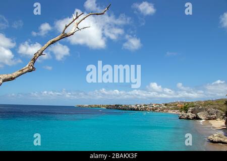 Vue sur la plage de Playa Forti sur l'île de Curaçao Voyage Banque D'Images