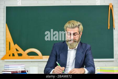 Services d'inscription. La publicité dans les écoles privées dynamisez les inscriptions. Professeur de matières traditionnelles et modernes. Étudiez dur. Profitez de l'éducation gratuite. L'éducation moderne pour les adolescents. L'éducation scolaire pour tous. Banque D'Images