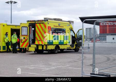 Londres, Royaume-Uni. 28 mars 2020. Le London UK Excel Center se prépare à traiter les patients de Covid-19 « en quelques jours ». Maintenant rebaptisé NHS Nightingale pour lutter contre le crédit britannique de bataille contre le coronavirus : Michelle Sadgrove/Alay Live News Banque D'Images