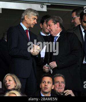 Arsene Wenger, responsable d'Arsenal (à gauche), avec Roy Hodgson, responsable d'Angleterre, dans les tribunes avant le lancement Banque D'Images