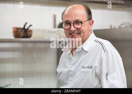 Le chef Dennis Visellach del restaurant Bellavista de Prats de Molló, Vallespir Banque D'Images