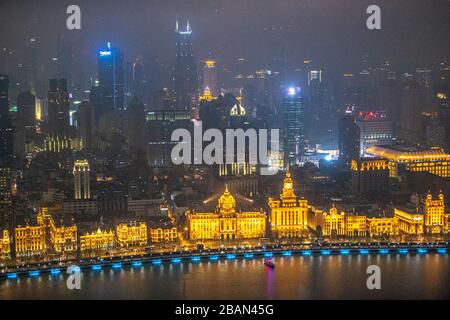 Les lumières lumineuses du Bund illuminent les environs , Shanghai, Chine Banque D'Images