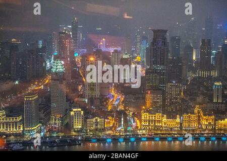 Les lumières lumineuses du Bund illuminent les environs , Shanghai, Chine Banque D'Images