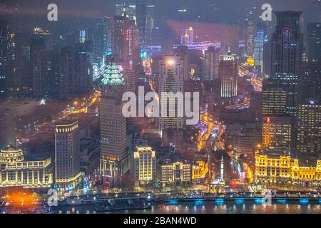 Les lumières lumineuses du Bund illuminent les environs , Shanghai, Chine Banque D'Images