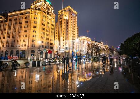 Les lumières lumineuses du Bund illuminent les environs , Shanghai, Chine Banque D'Images