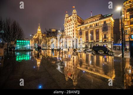 Les lumières lumineuses du Bund illuminent les environs , Shanghai, Chine Banque D'Images