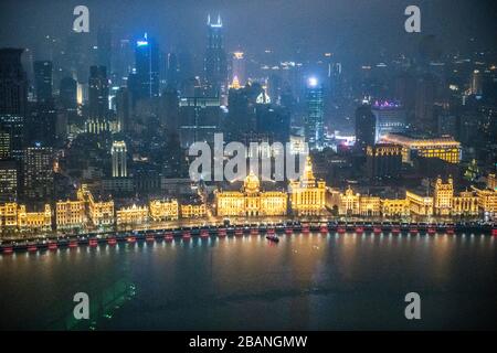 Les lumières lumineuses du Bund illuminent les environs , Shanghai, Chine Banque D'Images