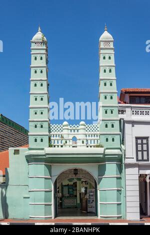 Entrée à la Mosquée Masjid Jamae (Chulia), South Bridge Road, Chinatown, quartier central, île de Singapour (Pulau Ujong), Singapour Banque D'Images