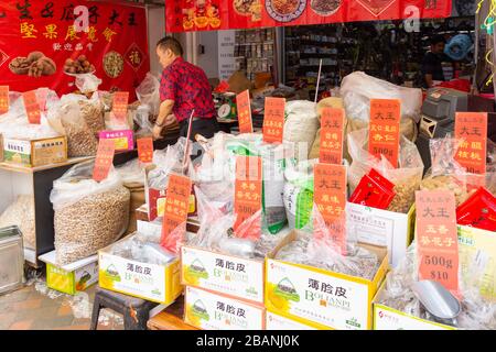 Le stand de noix et de graines, Smith Street, Chinatown, Central Area, République de Singapour Banque D'Images