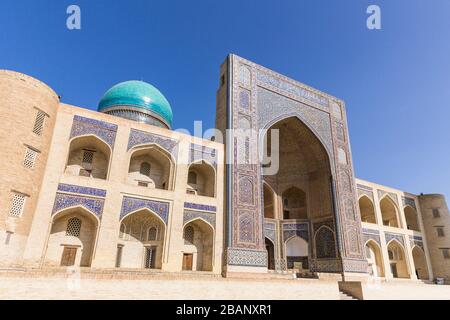 Madrasa Mir-i Arab, ou Mir Arab Madrasah, Boukhara, Buchara, Ouzbékistan, Asie centrale, Asie Banque D'Images