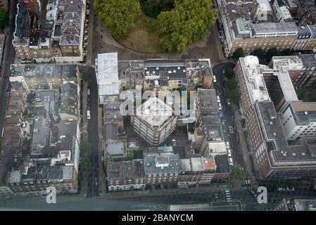 Vue aérienne de County House Conway Mews Fitzroy Square Conway Street depuis la BT Tower, 60 Cleveland St, Fitzrovia, Londres W1T 4 JZ Banque D'Images