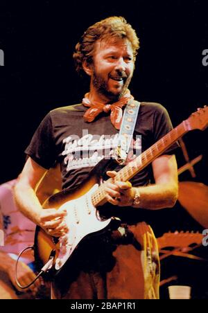 ERIC CLAPTON EN CONCERT, SARATOGA ARTS DE LA SCÈNE, SARATOGA, NY 6/19/82 ERIC CLAPTON PHOTO DE MICHAEL BRITO Banque D'Images