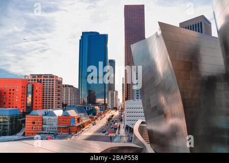 Los Angeles/États-Unis - 18 décembre 2017 édifices modernes du centre-ville de Los Angeles, vue depuis Walt Disney concert Hall Banque D'Images