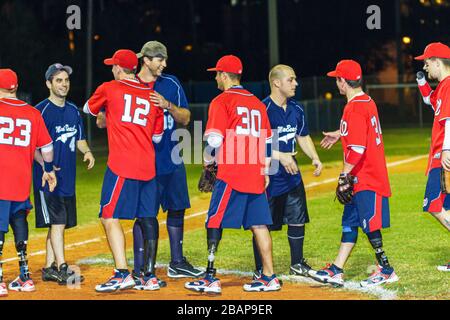 Miami Beach Florida,Flamingo Park,WWAST,blessée Warrior Amputee Softball Team,handicapés handicapés besoins spéciaux,vétérans,soldats,réhabili Banque D'Images