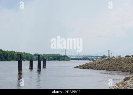 Pont sur le Mississippi reliant Clinton IA et Fulton il Banque D'Images