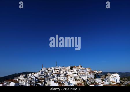 Le village blanc de Comares, dans la région d'Axarquia en Andalousie, Costa del sol, Espagne, Europe Banque D'Images