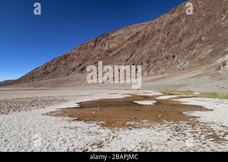 Badwater Basin, point le plus bas en Amérique du Nord, Death Valley National Park, Californie, États-Unis. Banque D'Images