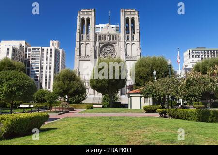 Huntington Park et Grace Cathedral, San Francisco, Californie, États-Unis. Banque D'Images