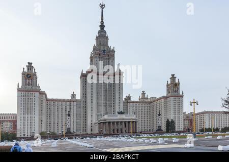 MOSCOU, RUSSIE-VERS NOV 2018 : vue de face du bâtiment principal de l'Université d'État de Lomonosov Moscou. Moscou, Russie Banque D'Images