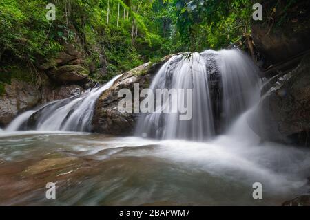 Parc national de Mae sa cascade à Mae Rim, Chiang Mai, Thaïlande. Banque D'Images