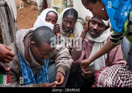 Marché public dans la ville de Hawzen, région du Tigray, Ethiopie, le temps ensoleillé. Banque D'Images