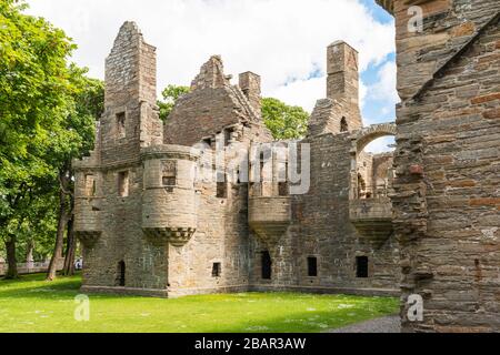 Le palais du comte est un palais historique ruiné près de la cathédrale St Magnus, à Kirkwallk, Orkney, en Écosse. Banque D'Images