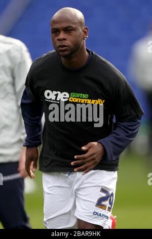 Leroy Lita de Birmingham City porte un t-shirt de campagne anti-racisme « Kick it Out » One Game Community lors de l'échauffement Banque D'Images