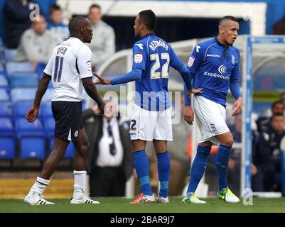 Nathan Redmond (centre) de Birmingham City sépare Ravel Morrison (à droite) et Lloyd Dyer (à gauche) de Leicester City Banque D'Images