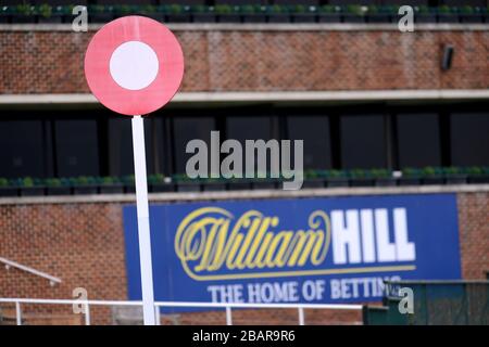 Signalisation de William Hill à l'hippodrome de Kempton Banque D'Images