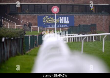 Signalisation de William Hill à l'hippodrome de Kempton Banque D'Images