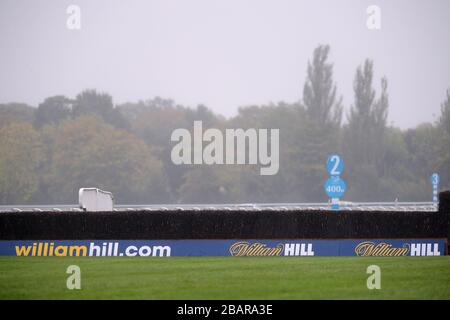 Signalisation de William Hill à l'hippodrome de Kempton Banque D'Images