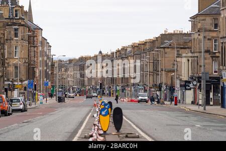 Édimbourg, Écosse, Royaume-Uni. 29 mars 2020. La vie à Édimbourg le premier dimanche du verrouillage de Coronavirus. Rues désertes, magasins et restaurants fermés, très peu de circulation dans les rues et transports publics réduits. Sur la photo, la promenade Leith est vide. Iain Masterton/Alay Live News Banque D'Images