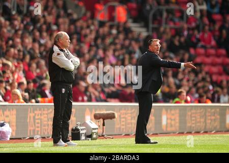 Nigel Adkins, responsable de Southampton (à droite) et Martin Jol, responsable Fulham (à gauche) sur l'écran tactile Banque D'Images