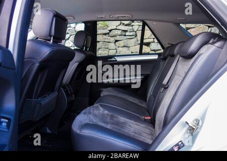 Cluj-Napoca, Roumanie -21 juillet 2018 : Mercedes-Benz ML-Class ML500 4x4 essai routier on. Équipement Avantgarde, intérieur cuir, engrenage automatique, photo Banque D'Images