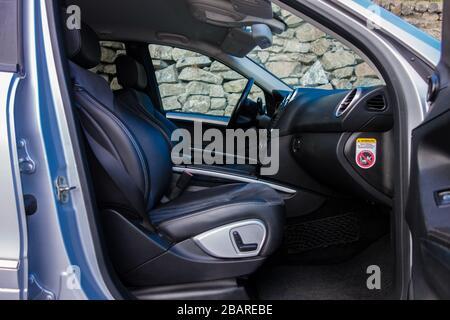 Cluj-Napoca, Roumanie -21 juillet 2018 : Mercedes-Benz ML-Class ML500 4x4 essai routier on. Équipement Avantgarde, intérieur cuir, engrenage automatique, photo Banque D'Images