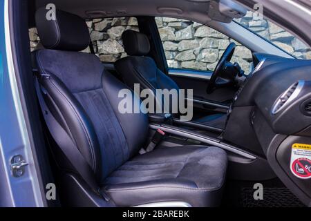 Cluj-Napoca, Roumanie -21 juillet 2018 : Mercedes-Benz ML-Class ML500 4x4 essai routier on. Équipement Avantgarde, intérieur cuir, engrenage automatique, photo Banque D'Images