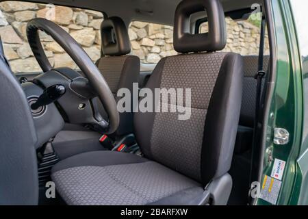 Cluj-Napoca,Cluj/Romania-08.29.2019-Suzuki Jimny 4 roues motrices photo intérieure détaillée. Grand objectif, sièges arrière repliés Banque D'Images