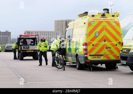 Londres, Royaume-Uni. 29 mars 2020. Le London UK Excel Center se prépare à traiter les patients de Covid-19 « en quelques jours ». Maintenant rebaptisé NHS Nightingale Hospital pour lutter contre le crédit britannique de bataille contre le coronavirus : Michelle Sadgrove/Alay Live News Banque D'Images