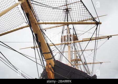 Mâts et cordes du navire du musée 'Fregatten Jylland' à Ebeltoft, Danemark Banque D'Images