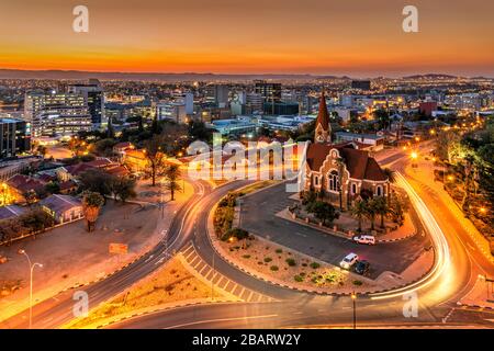 Horizon de la ville au coucher du soleil, Windhoek, Khomas, Namibie Banque D'Images