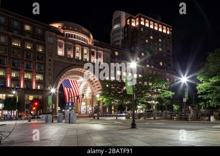 Arche entre Rowes Wharf Atlantic Ave. Banque D'Images