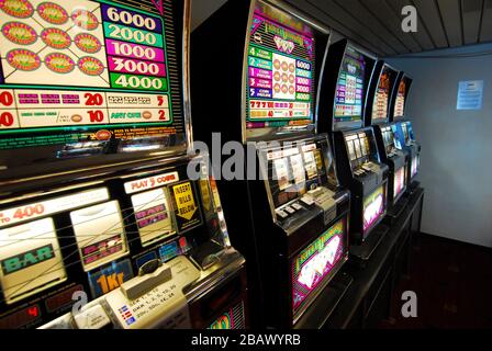 Les machines à fruits sur le traversier Banque D'Images
