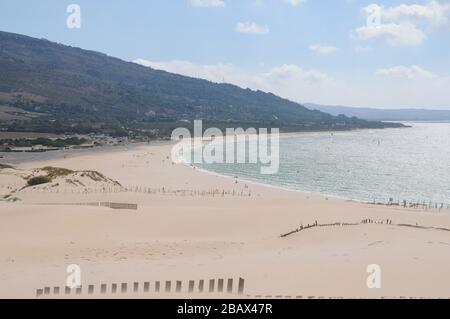 De grandes dunes des plages de Valdevaqueros de Tarifa à Cadix, Espagne Banque D'Images