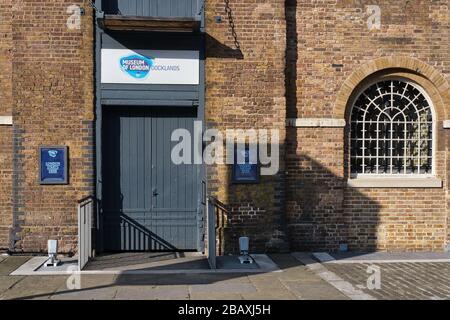 Le Musée des Docklands de Canary Wharf a fermé ses portes en raison des restrictions de distanciation sociale du gouvernement national sur l'ouverture d'entreprises non essentielles à Londres Banque D'Images