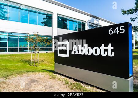 15 octobre 2019 Sunnyvale / CA / USA - gros plan des laboratoires Abbott signent à leur siège social dans la Silicon Valley; Abbott Laboratories développe un large éventail Banque D'Images