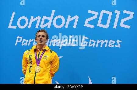 Matthew Cowdrey d'Australie après avoir remporté la médaille d'or dans la Medley individuelle pour hommes de 200 m - finale pour hommes au Aquatics Center, Londres. Banque D'Images