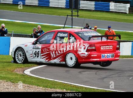 John Cleland, Vauxhall Vectra, Trophy Super Touring HSCC, voitures classiques, événement classique, voitures de course classiques, DHF, DHF 2015, Donington Historic Fest Banque D'Images