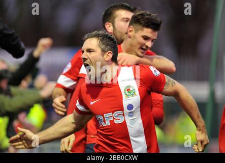 David Dunn, de Blackburn Rovers, célèbre son but d'ouverture d'équipe, marqué par un coéquipier Jordan Rhodes Banque D'Images