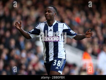 Saido Berahino, de West Bromwich Albion, célèbre son troisième but du jeu Banque D'Images